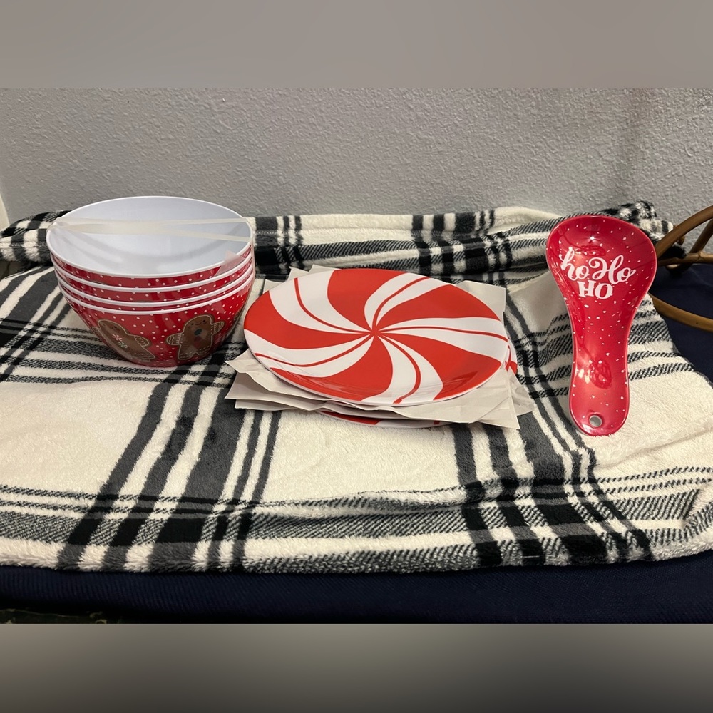 Gingerbread cereal bowls, peppermint Christmas plates, Ho ho ho spoon rest.NWT❤️
